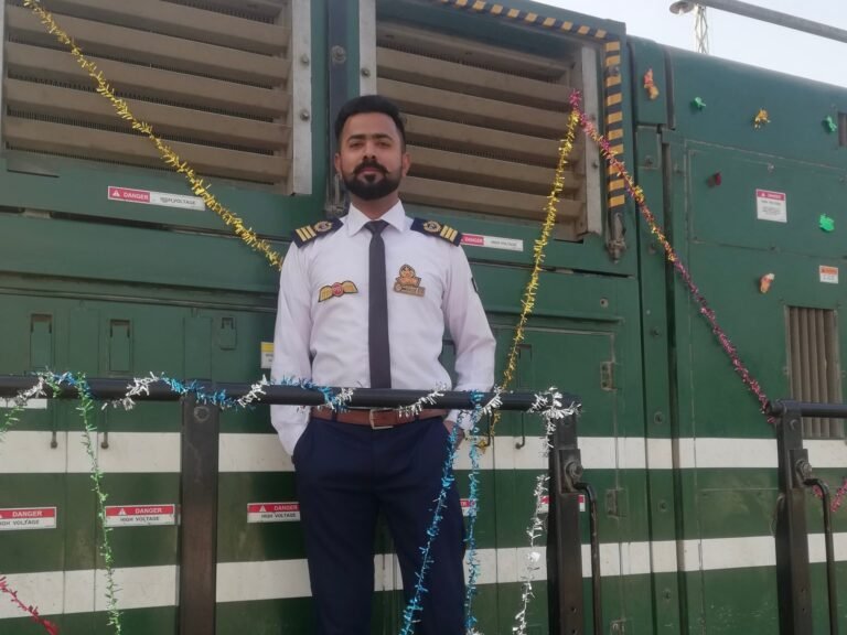 Overleven in Pakistan: 28 uur durende treinontvoering in een locomotief