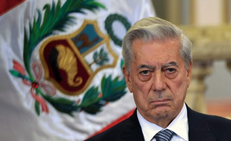 Peru Rouwt om het Verlies van Literair Grootheid Mario Vargas Llosa