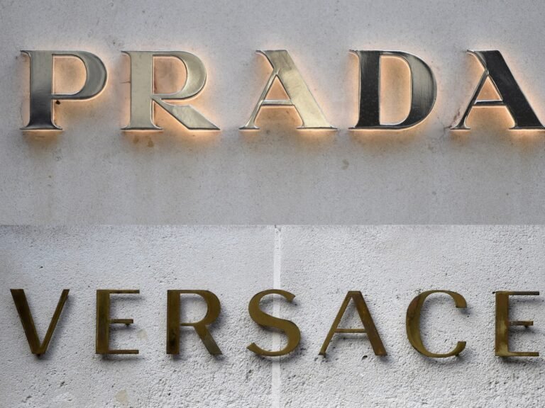 Prada koopt concurrent Versace voor $1,4 miljard te midden van tarifaire onzekerheid
