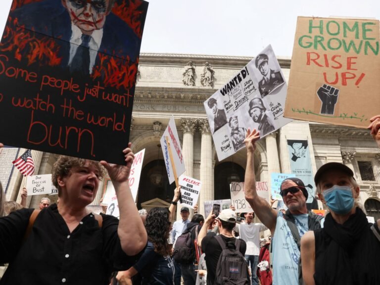 Protesters Tegen de Trump-Administratie Komen Massaal op Straat in de VS