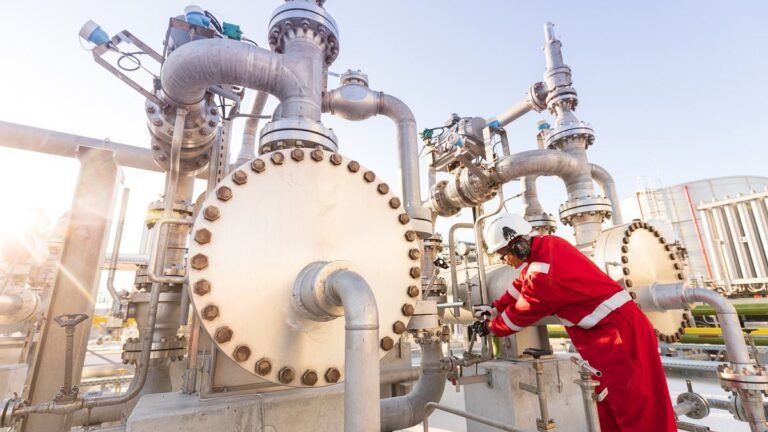 Shell verlaagt gasproductieverwachting door onderhoud en slecht weer