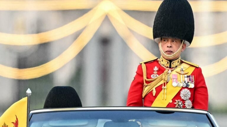 Thailand veroordeelt Amerikaanse academicus tot gevangenisstraf voor rechtszaak over majesteitsschennis