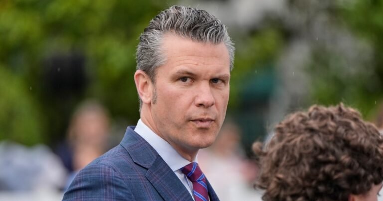 Trump Steunt Hegseth Na Rapporten Over Tweede Signal Chat Over Jemen-aanvallen