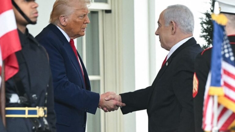 Trump bevestigt dat er directe gesprekken tussen de VS en Iran over nucleaire deal zijn gestart