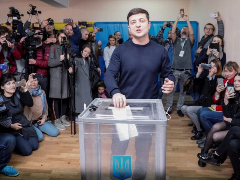 Trump en Poetin willen Zelenskyy weg. Maar is stemmen mogelijk in oorlogsgebied Oekraïne?