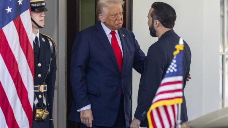 Trump overweegt deportatie van 'homegrown criminelen' naar El Salvador