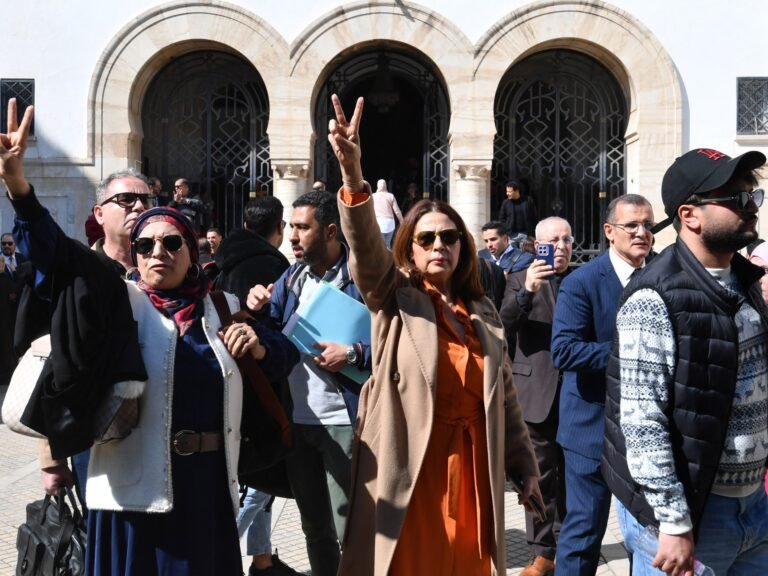 Tunisische rechtbank legt oppositieleiders lange gevangenisstraffen op