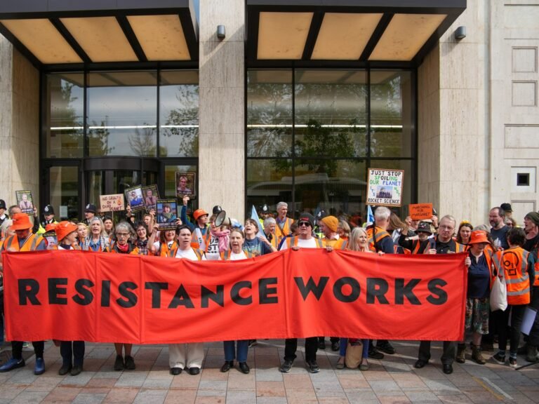UK Activistengroep Just Stop Oil Organiseert Laatste Klimaatprotest
