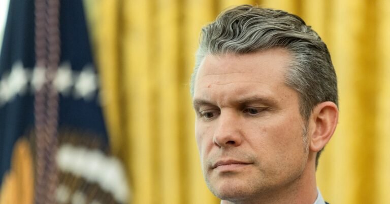 VS's Hegseth Deelt Militaire Plannen in Tweede Signal Gesprek, Volgens Rapporten