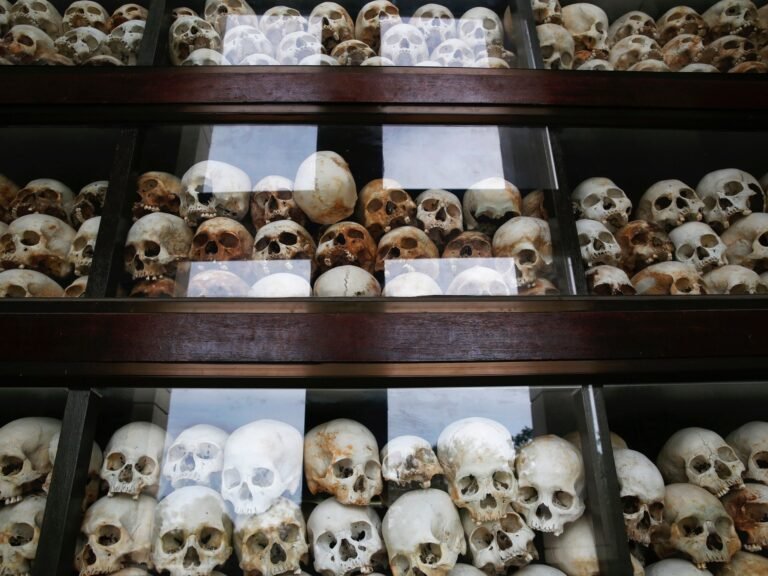 Vijftig jaar na de val van Phnom Penh: De impact van geschiedenis op de Cambodjaanse politiek