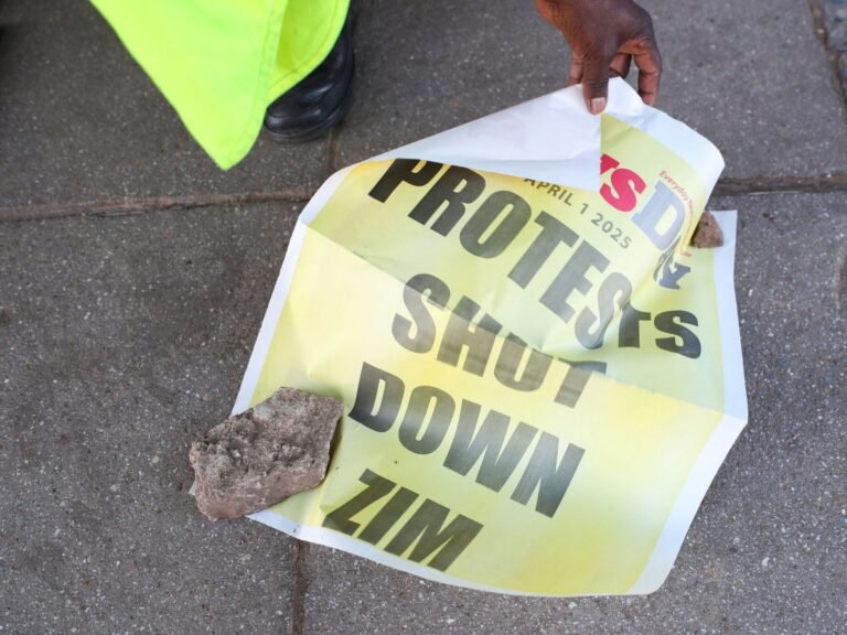 Zimbabwe Moet Afstappen van Rhodesisch Bestuur