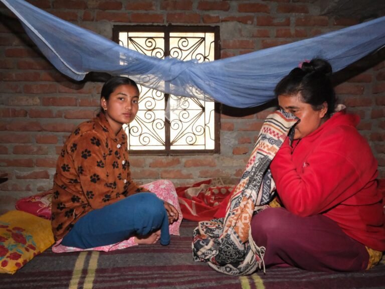 “‘Kan haar niet zien vastlopen’: Meisjes in Nepal staan voor nieuwe dreiging van kinderhuwelijken”