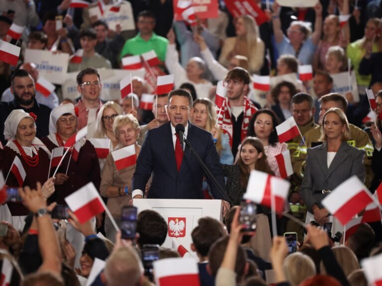 Centrist Trzaskowski leidt eerste ronde in Polen's spannende presidentsverkiezingen