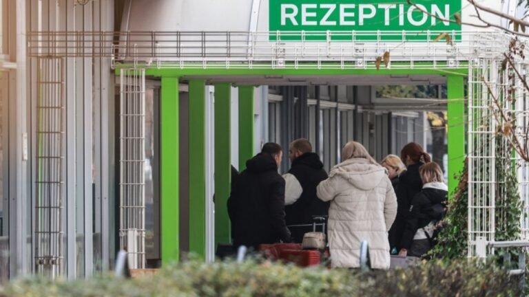 Duitsland Weigert Ongedocumenteerde Migranten Bij Grens: Bericht