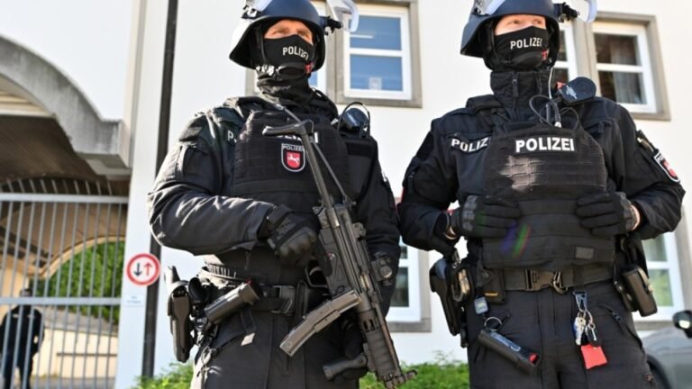 Duitsland arresteert minderjarigen voor vermeende aanvallen op asielzoekers en migranten