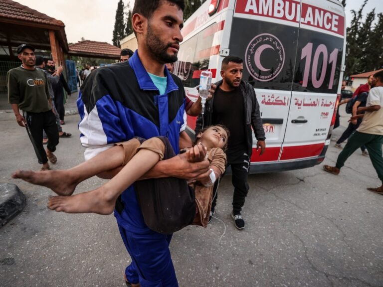 Foto's: Israël valt Europees Ziekenhuis in Gaza aan