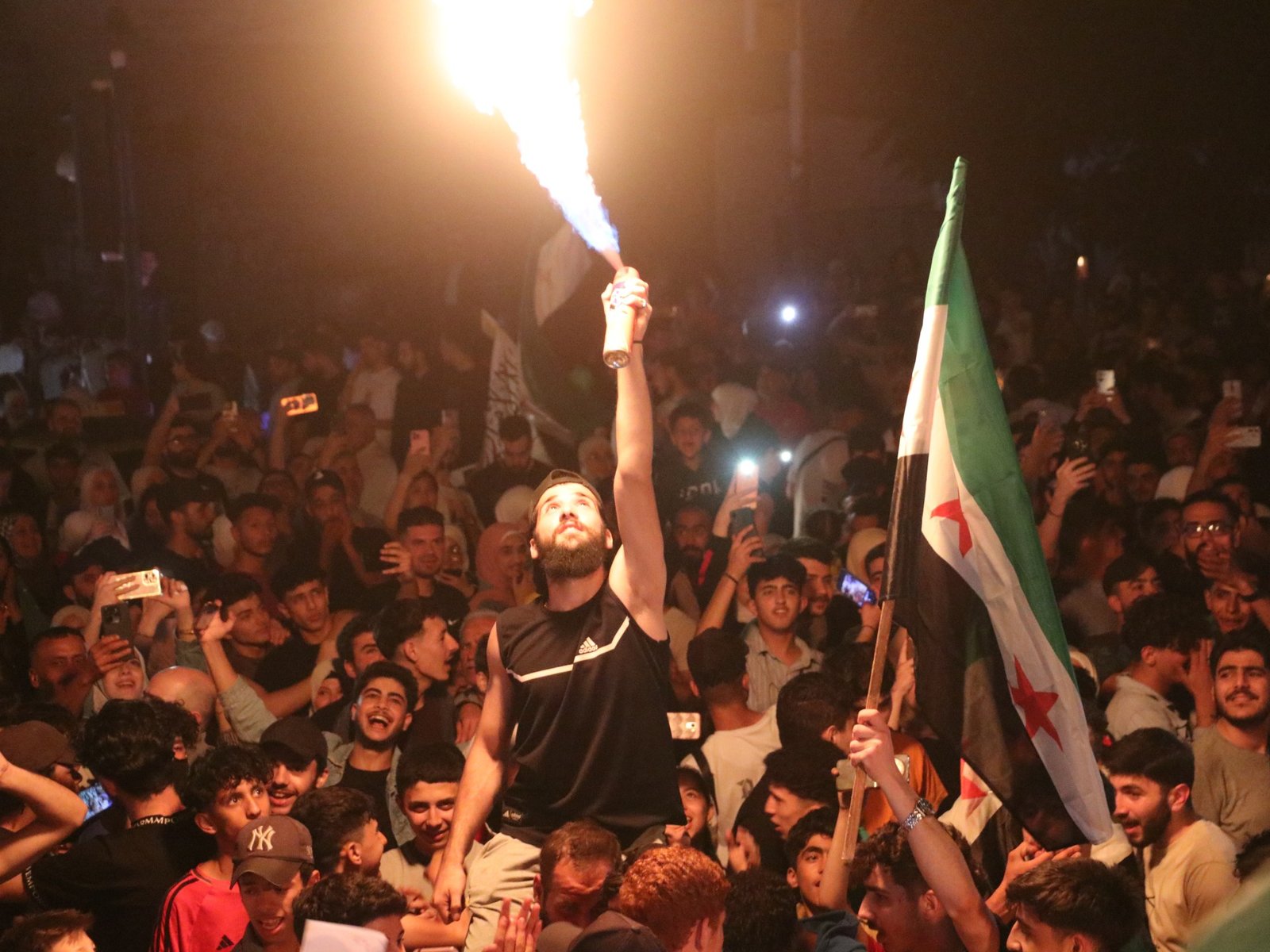 Foto's: Syriërs Vieren Amerikaanse Aankondiging Over Opheffing van Sancties