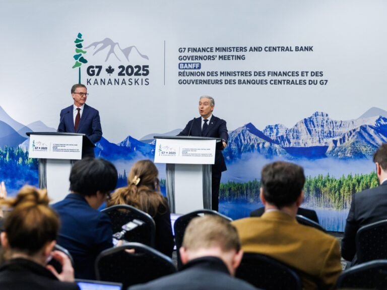 G7 belooft wereldwijde economische 'onevenwichtigheden' aan te pakken en overweegt sancties tegen Rusland