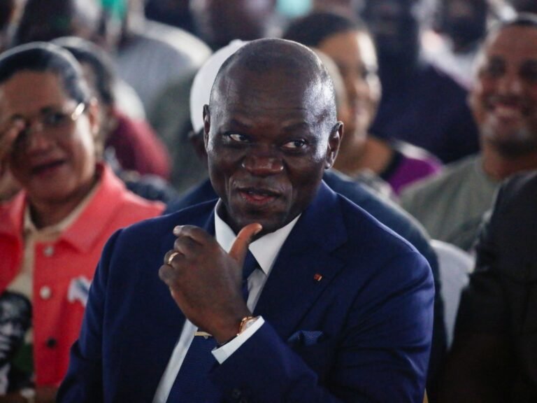 Gabon beëdigt oud-militair leider Oligui als president