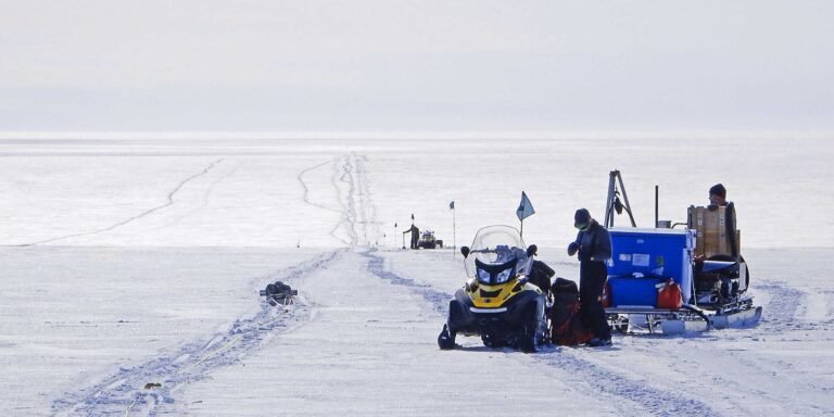 Het Antarctische Waterpuzzel: Hoe Overstromingen Bijdragen aan Smeltende IJs