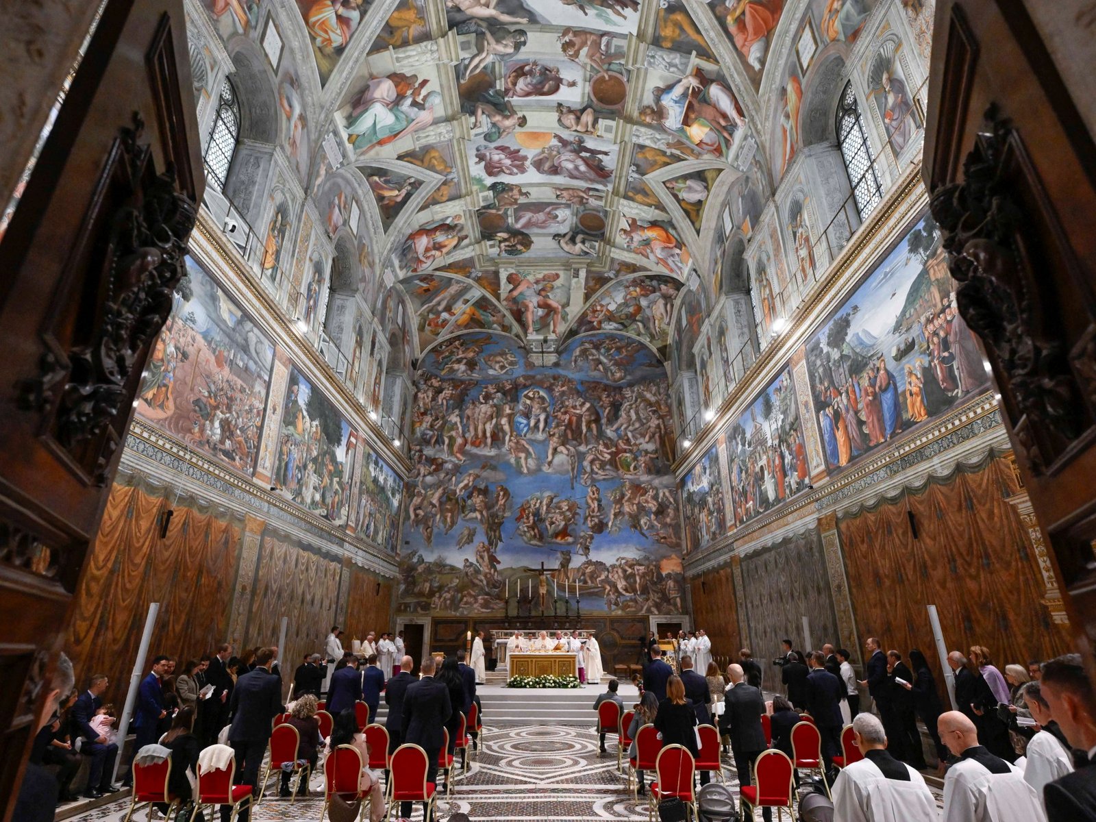 Hoe nauwkeurig is de film 'Conclave' over het kiezen van een nieuwe paus?