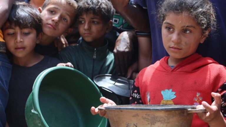 Israël blijft minimale hulpleveringen aan Gaza handhaven te midden van hongersnoodcrisis