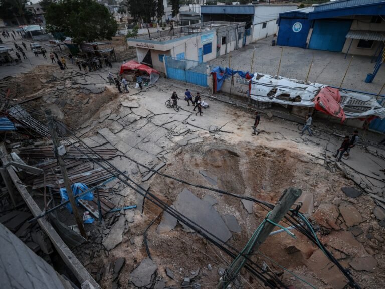 Israëlische luchtaanvallen verwoesten ziekenhuizen in Gaza te midden van verergerende belegering en bombardementen