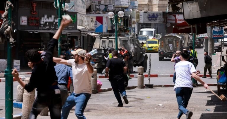 Israëlische troepen vallen wisselkantoren aan in bezet West Bank; één dode