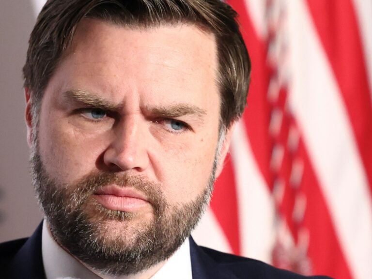 JD Vance Keert Terug naar Munchen: 'Het is niet Europa slecht, Amerika goed'