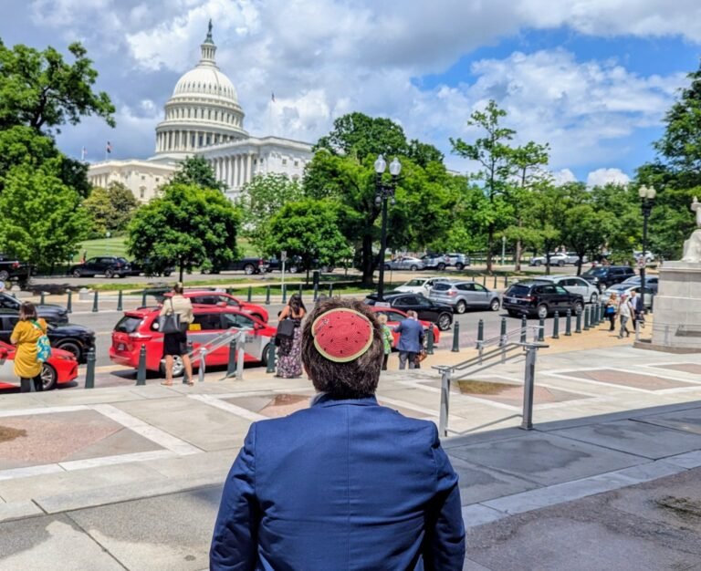 Joodse Studenten Bespreken Columbia Protesten met Amerikaanse Wetgevers