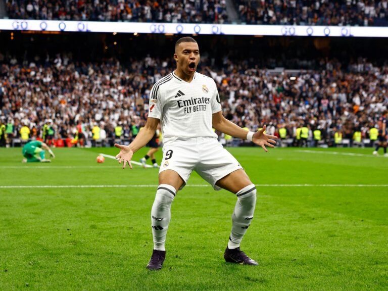 Mbappé scoort twee doelpunten tegen Celta Vigo en houdt Real Madrid's LaLiga titelambities levend