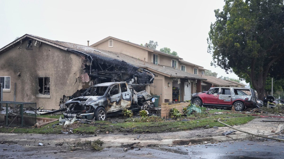 Meerdere doden na crash van klein vliegtuig in Californië wijk