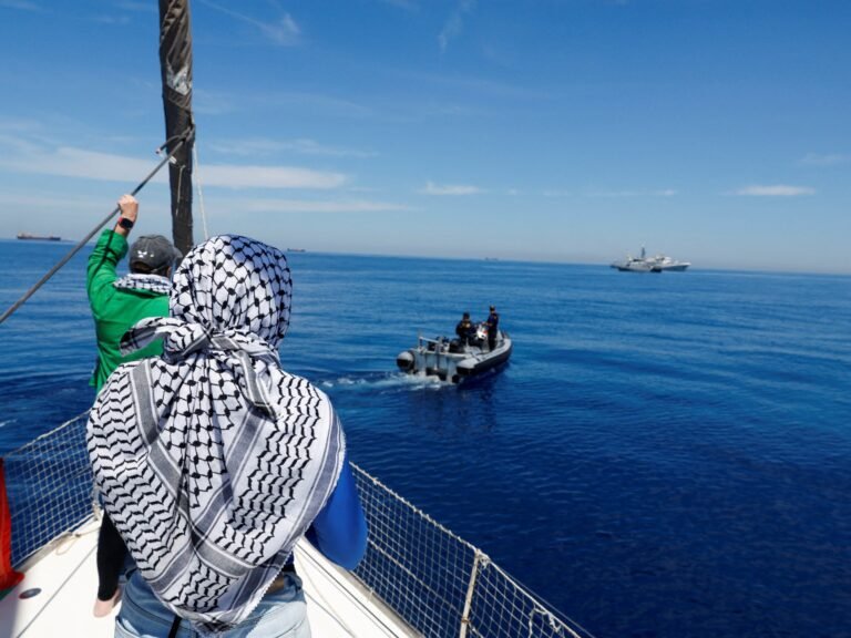 NGO in Onderhandelingen met Malta om Gaza-bestemde Hulpboot te Repareren na Aanval door Israël
