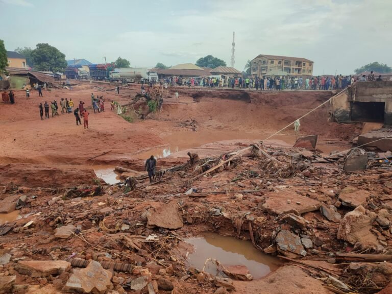 Overstromingen in Nigeria: Doden stijgen boven de 150 terwijl duizenden worden ontheemd