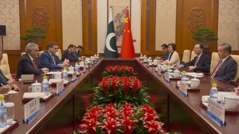 Pakistan herbevestigt band met China te midden van Trump-schaduw over India wapenstilstand