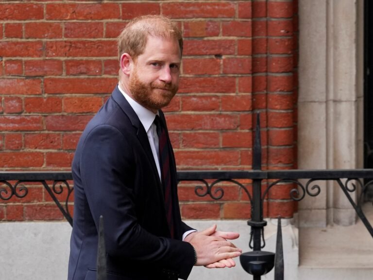 Prins Harry wil verzoenen, maar koning Charles weigert met hem te praten