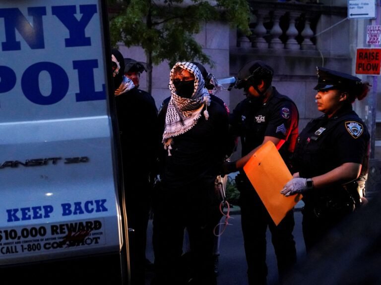 Pro-Palestijnse demonstranten gearresteerd aan de Columbia Universiteit in de VS
