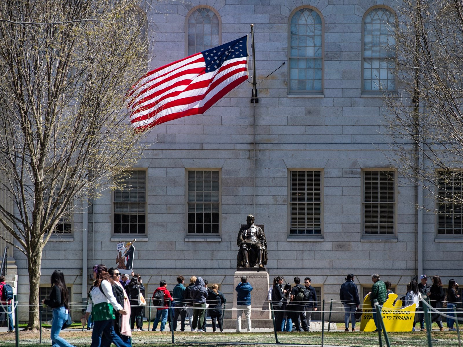 Republikeinen plannen belasting op Amerikaanse universiteitsfondsen: Wie zijn de dupe?