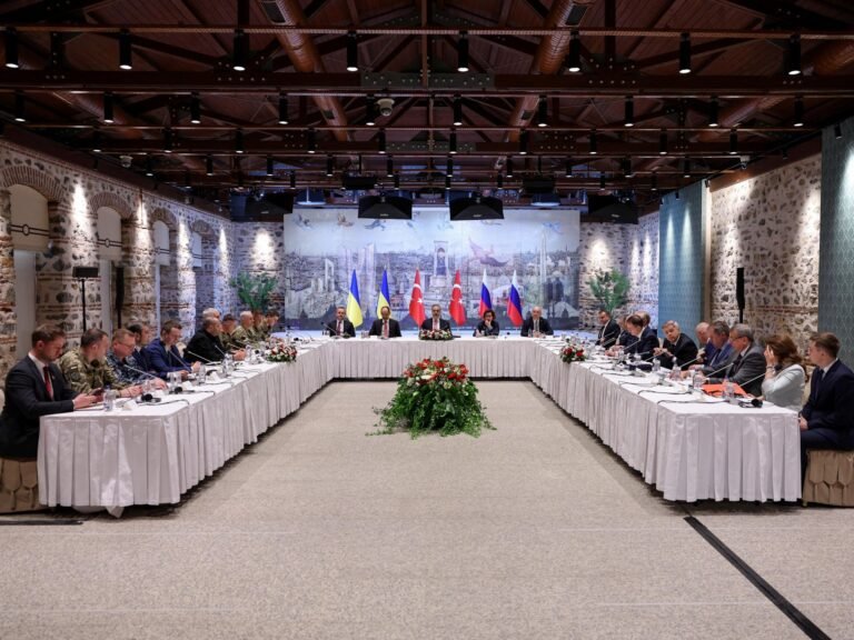 Rusland en Oekraïne stemmen in met gevangenentausch na gesprekken van minder dan twee uur