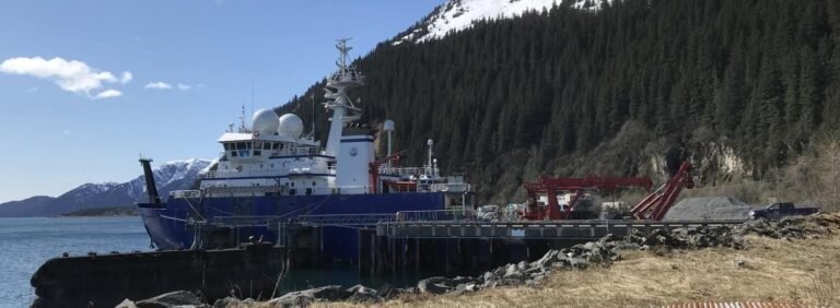 Satellietgegevens van een schip vangen voor het eerst tsunami veroorzaakt door een aardverschuiving