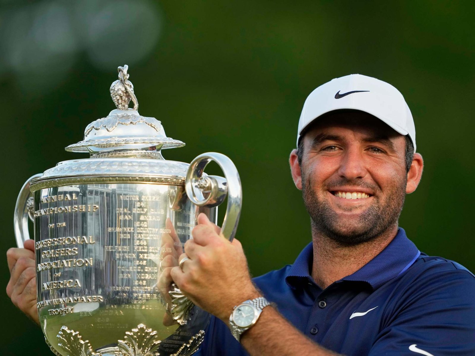 Scheffler Verdedigt Voorsprong Tegen Rahm voor Overweldigende PGA Championship Overwinning