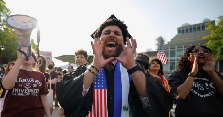 Trump: Harvard moet buitenlandse inschrijvingen beperken en studentenlijst verstrekken
