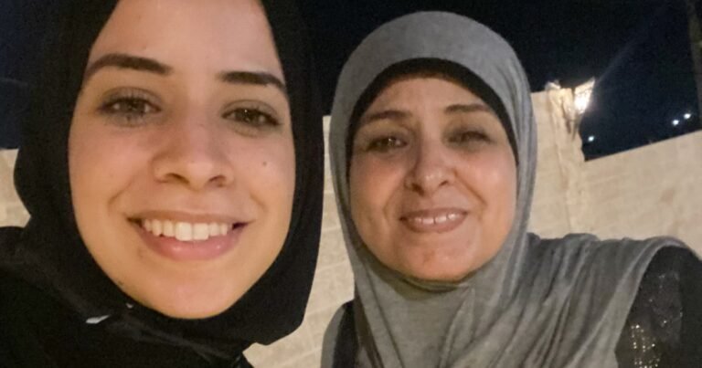 Tussen Grenzen en Bommen: Een Dochter's Eerbetoon aan Haar Moeder uit Gaza