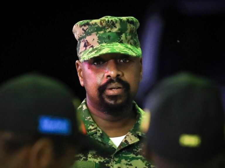 Uganda Bevestigt Militaire Processen voor Burgers Ondanks Arrest van de Hoge Raad