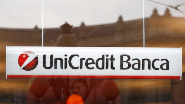 UniCredit Verhoogt Vooruitzichten na Recordwinst die Verwachtingen Overtreft