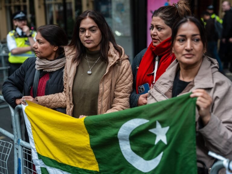 Welke gewapende groepen beschuldigt India van steun door Pakistan?