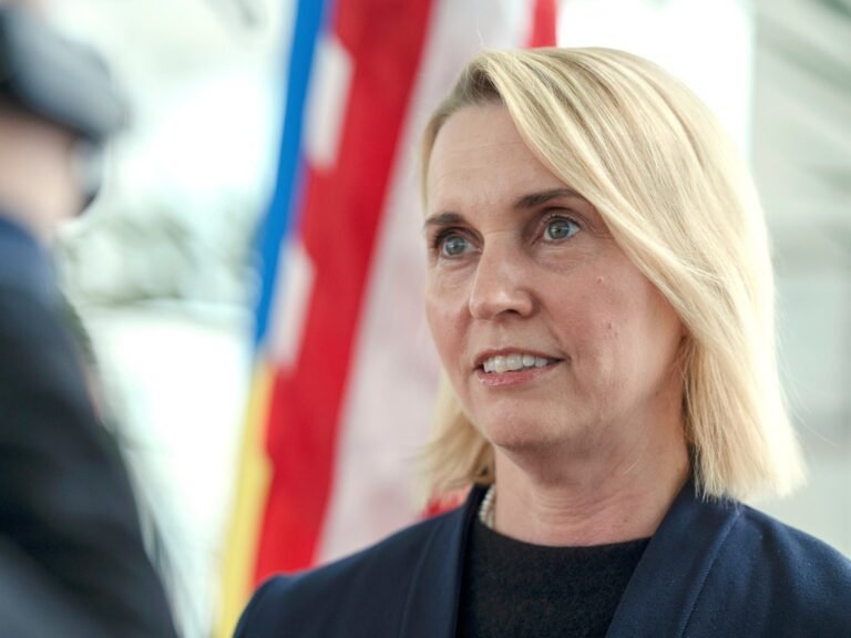 ‘Ik kan niet toekijken’: Voormalig ambassadeur veroordeelt verandering in Oekraïne onder Trump