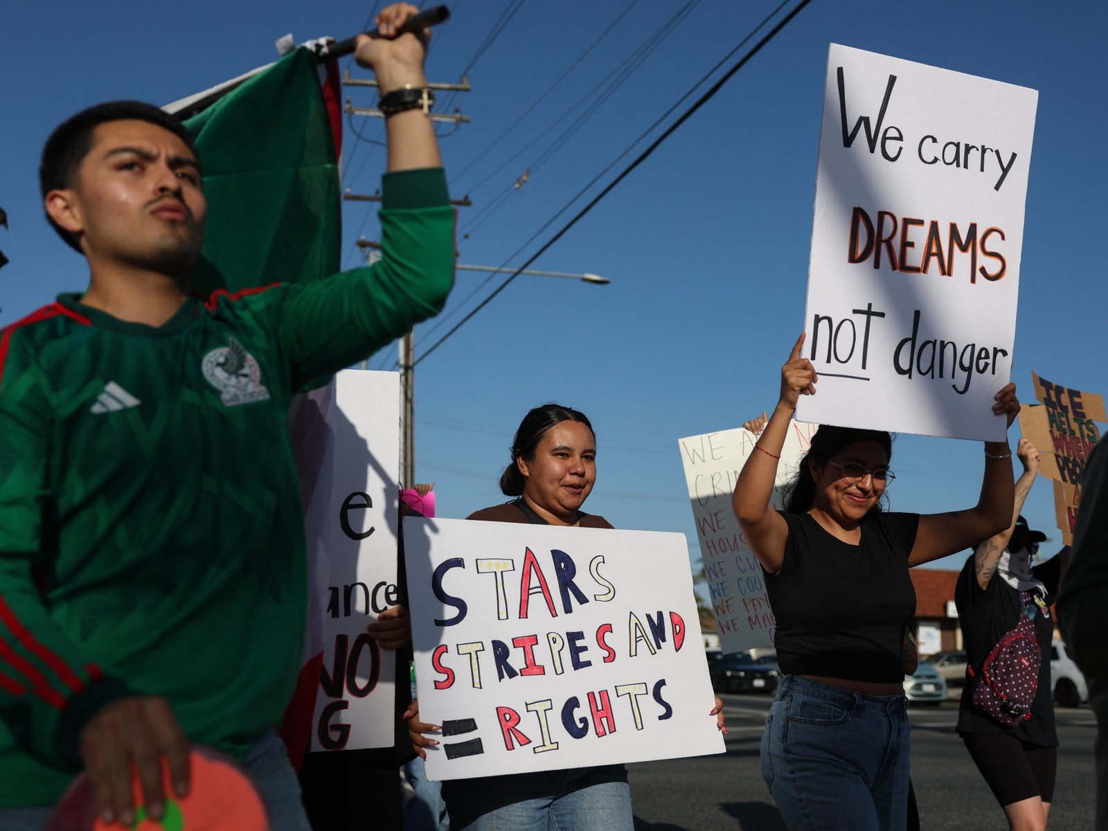 Amerikaans Hof van Beroep Bepaalt dat Trump de Controle over de Nationale Garde van California Mag Behouden
