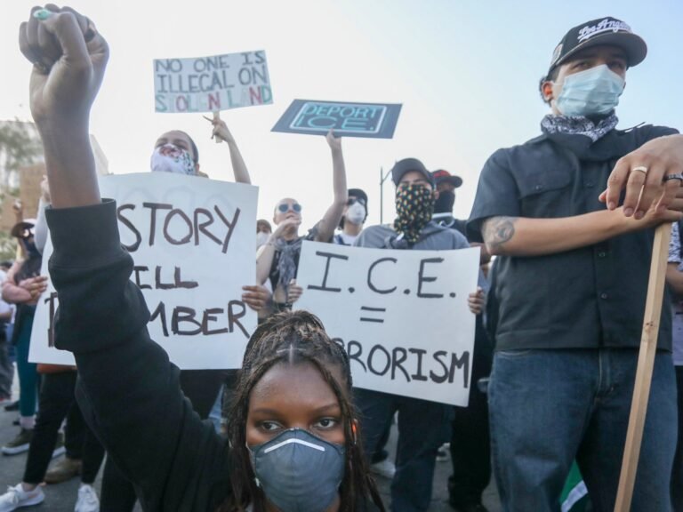 Amerikaans reisverbod van kracht te midden van protesten in LA tegen immigratiebeleid