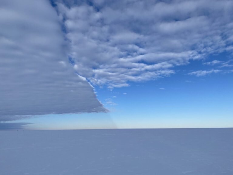 Antarctische atmosferische rivieren, versterkt door klimaatverandering, zullen tegen 2100 verdubbelen